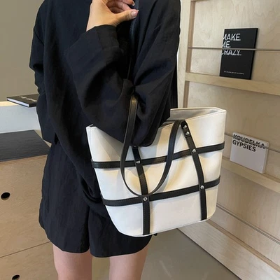 Borsa minimalista con materiale a contrasto e pu per uso quotidiano - Immagine 1 di 4