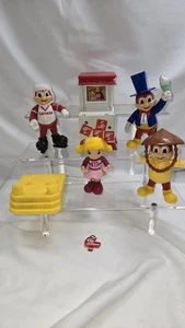 Jollibee Very Rare Lot Of Figures Drive Thru People - Picture 1 of 1