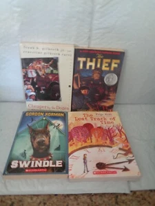 (4) Softcover-Kapitelbücher - Der Dieb - Betrug - billigeres Dutzend - verlorene Spur - Bild 1 von 1