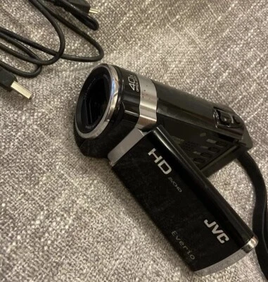JVC EVERIO Avchd GZ-HM690BU Black HD Camcorder / Touchscreen 40x Optical Zoom - Image 1 of 4