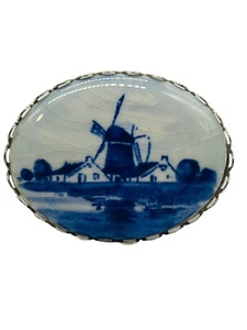 Broche prendedor de porcelana ovalado vintage de molino de viento azul y blanco de Delft - Imagen 1 de 4