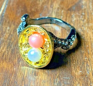 White & Rosaline Pearl on Gold w/ Crystal Rhinestone Black Steel Band Ring, 6.75 - Picture 1 of 6