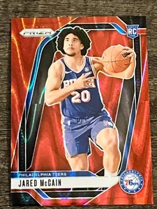 2024-25 Panini Prizm Jared McCain #222 Red Seismic /299 Rookie 76ers - Bild 1 von 3