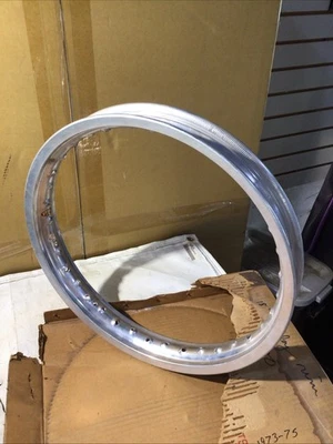 "Llanta de aleación de 18"" NOS Kawasaki OEM 1973-1975 F11"  Foto 1 de 3