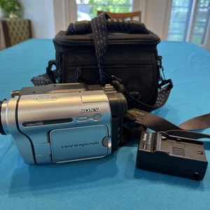 Sony HandyCam CCD-TRV138 HI-8 Camcorder + Bundle Tested Working Near Mint - Picture 1 of 9