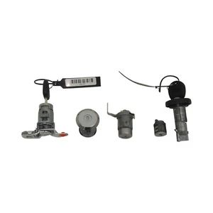 New OEM GM Lock And Key Set 2019 GMC Sierra 2500 3500 84668626 13590041 23476975 - Picture 1 of 2