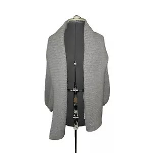 Hinge Grey Knit Cardigan Sweater Size M Cozy & Stylish Womens Wear - Picture 1 of 3