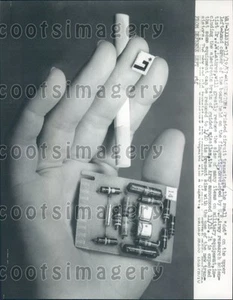 1957 US Army Printed Circuit Transistor by Dr J. W. Lathrop Press Photo - Picture 1 of 2