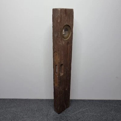 Niveau Bois Ancien Outils Menuisier Vintage Accessoire Déco, atelier bricolage - Photo 1/4