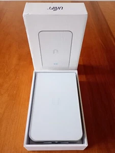 Ubiquiti Networks UAP-AC-IW UniFi In-Wall Access Point - Photo 1/8