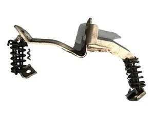 1992-1996 CORVETTE C4 OEM FRONT EXHAUST HANGER LT1 LT4 10157948 - Picture 1 of 4