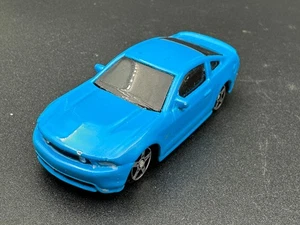 Ford Mustang GT 2010 Maisto coche diecast azul 1:64 - Imagen 1 de 5