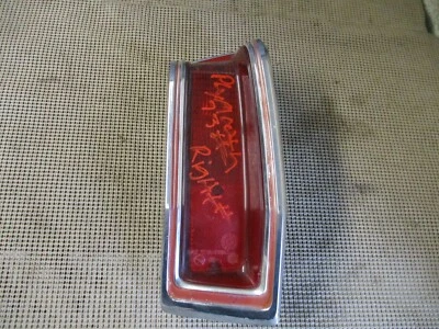 Conjunto de luz trasera lateral para pasajero derecho Plymouth Valiant 1973 3679262 Foto 1 de 4