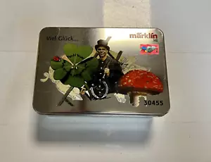 Märklin H0 30455 Glücksschweinlok mit Gleissockel Lokomotive Originalverpackt - Bild 1 von 3