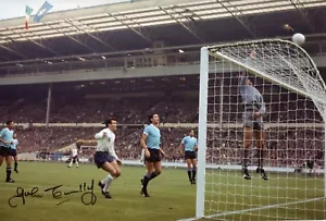 England v Uruguay 1966 World Cup finals photo signed by John Connelly - Picture 1 of 1