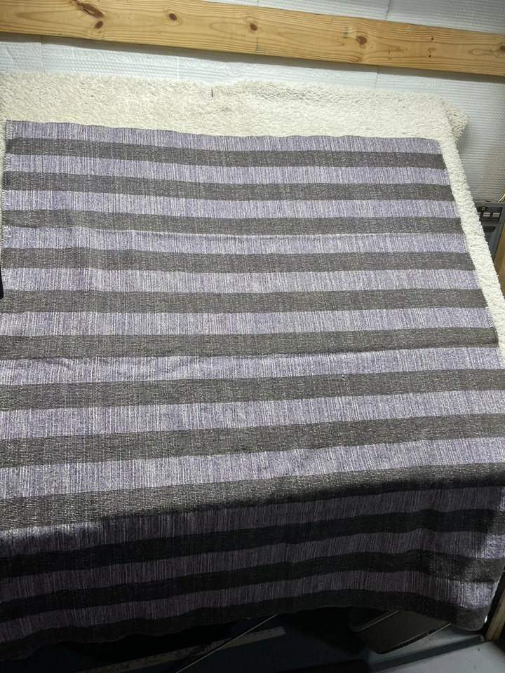 Manta/tiro Woolrich púrpura a rayas 56”x64” excelente estado hecha en EE. UU. Foto 1 de 4