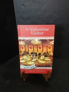 The Valentine Visitor By Emily Thomas Secrets Of The Blue Hill Library 2014 HC  - Imagen 1 de 4