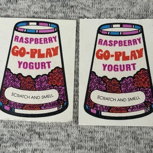 2 Scratch and Smell Sniff Aufkleber Himbeere Go Play Joghurt 80er Jahre - Bild 1 von 5