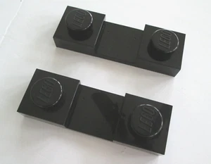 Paar Lego schwarze Stützen/Füße für Minifigur Vitrinen 2" x 6 1/8" - Bild 1 von 3