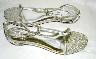 $125 Nuevo Jessica Simpson Plata Metálico Tanga Zapatos Planos Zarlis Ice 10 Sandalia Foto 1 de 3