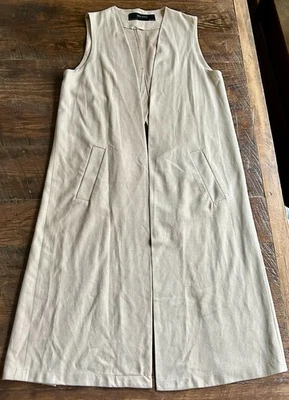 Chaleco largo Zara para mujer M beige neutro imitación gamuza bolsillos minimalista frente abierto Foto 1 de 4
