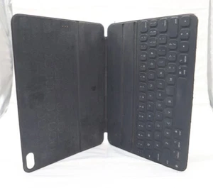 Apple Smart Keyboard Folio Black A2038 *VERY WORN* - Picture 1 of 7