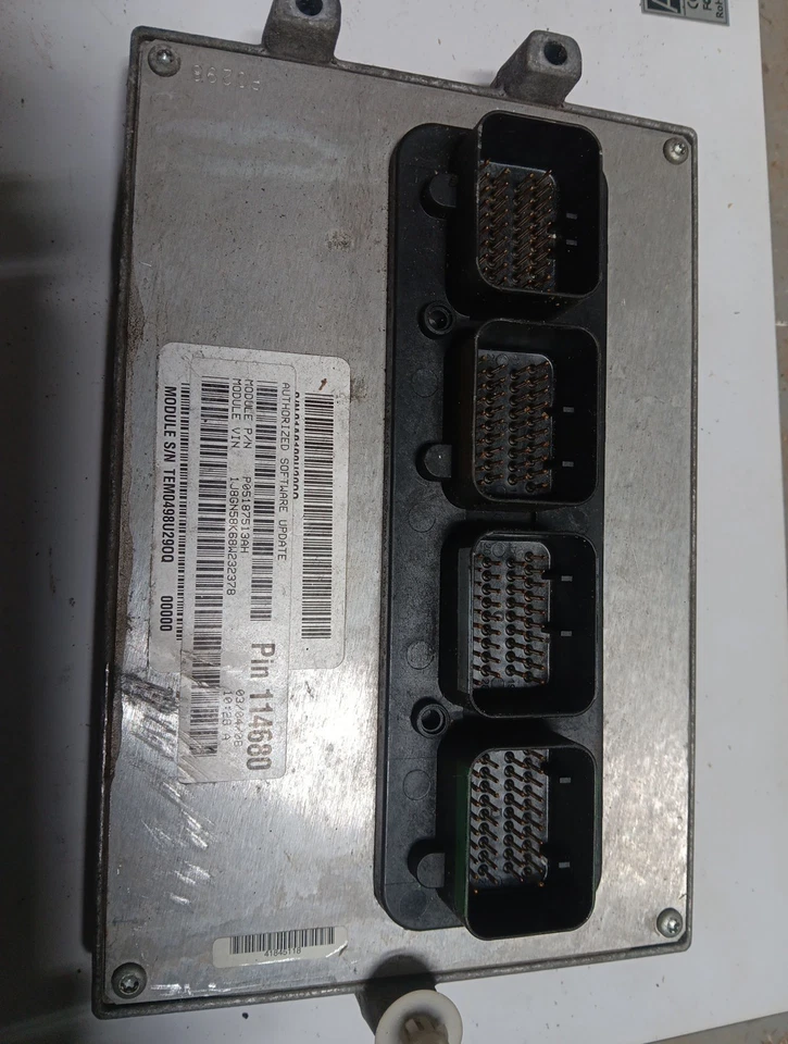 Jeep Liberty 2008 módulo de control del motor 3,7 L ECM PCM ECU Foto 1 de 2