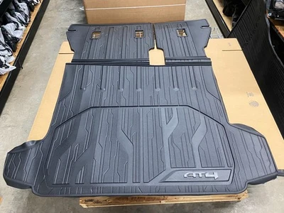 GMC Terrain AT4 2022-2024 forro de carga integrado 84720654 negro con logotipo AT4 OEM Foto 1 de 3