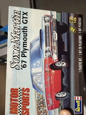 REVELL SOX & MARTIN ‘67 PLYMOUTH GTX 1/24 MODEL-KIT  SEALED  Parts 1:24 - Image 1 of 4