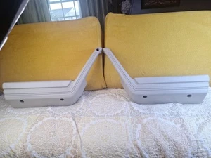 83 to 88 Olds Firenza Arm rests set - Foto 1 di 16