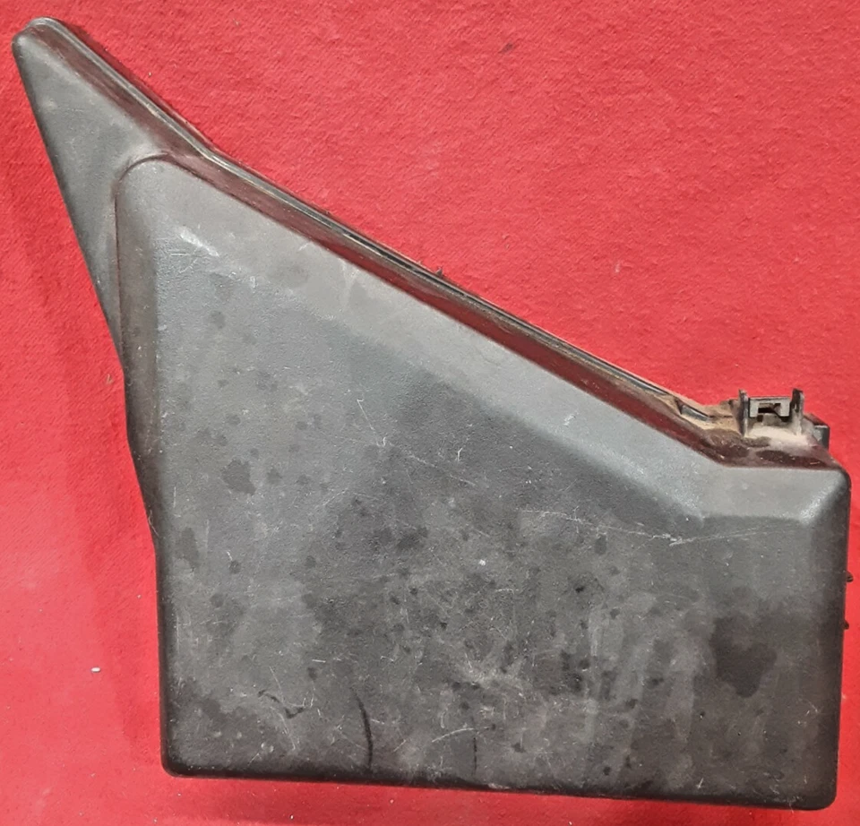 Cubierta de caja de fusibles debajo del capó Subaru Outback Legacy 1999-2004 plástico negro Foto 1 de 4