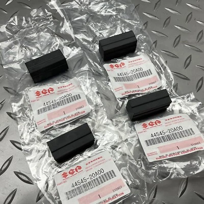 Suzuki RG500 RG400 Gamma / Fuel Tank / Rubber Cushion Set x4 - Image 1 of 3