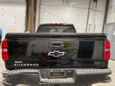 2014 - 2016 Chevy Silverado 1500 Black-GBA Locking Tailgate - Imagem 1 de 4