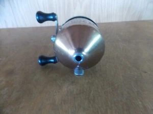 Carrete de pesca fundido giratorio Zebco COPPER 700 9/25 - Imagen 1 de 6