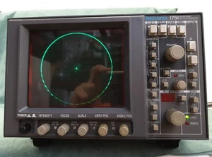 Tektronix 1751 Waveform/Vector Monitor - Foto 1 di 12