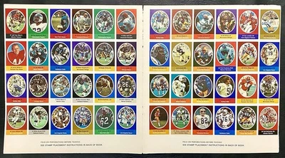 Lote de 48 estampillas de jugadores de acción Sunoco NFL 1972 hoja sin cortar Salón de la Fama radiocontrol Foto 1 de 4