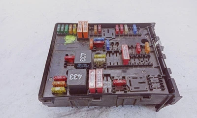 Scatola fusibili VW TOURAN 1T1, 1T2 1K0937124K 2.0 Diesel 100kw 2004 28673048 - Immagine 1 di 4