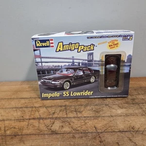 FACTORY Revell Amigo Pack Impala SS Lowrider #85-6686 plastica e pressofusione nuovo con scatola - Foto 1 di 14