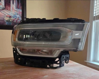 Ram 3500 2019 faro LED Foto 1 de 4