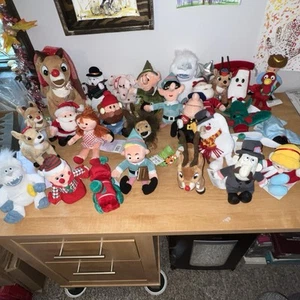 Lot 27 CVS Frosty & Rudolph Island Misfit Toys Plush Almost Complete With Extras - Picture 1 of 15