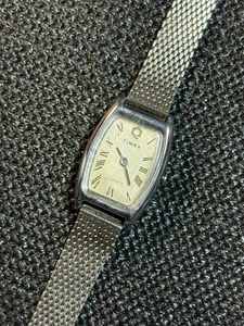 Vintage Timex Q Women’s Watch Silver Tone Wristwatch Untested Parts Or Repair - Picture 1 of 10