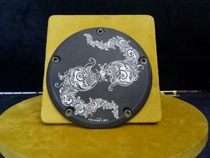 HARLEY DAVIDSON 5 LOCH DERBY COVER CRINKLE SCHWARZ INDIVIDUELLE HANDGRAVUR 7,25" DURCHMESSER* - Bild 1 von 7