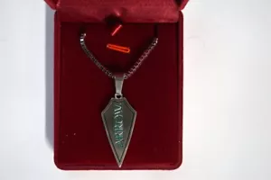 ARROW / GREEN ARROW 1 1/4" DC Collectable Stainless Steel CHAIN & PENDANT - Picture 1 of 2