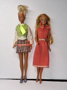 2 Stück 1966 Mattel blonde Barbie Puppe Made In Taiwan - Bild 1 von 8