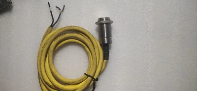 Allen-Bradley Inductive Proximity Sensor 871TM-DH10CN30-H2 ser A  - Image 1 of 4