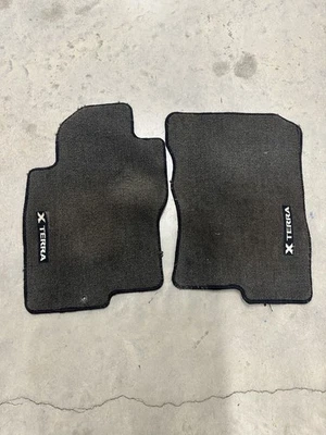 Juego de alfombrillas delanteras Pathfinder Frontier Nissan Xterra 2005-2015 OEM Foto 1 de 4