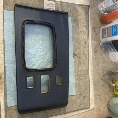 1972 - 78 Mercedes Benz 450SL R107 console central capa de câmbio 1076830036 azul - Imagem 1 de 4