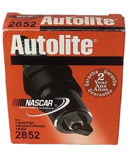 New Autolite Spark Plugs #2852 Set Of (4) New - Picture 1 of 2