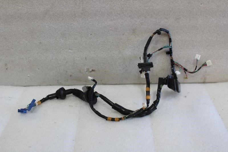 Arnés de cables puerta derecha Lexus SC400 SC300 1992 1993 1994 1995 1996 82151-24233 Foto 1 de 4