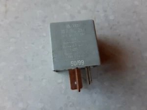 RELAIS  VW AUDI 12V 357911253 - Picture 1 of 2